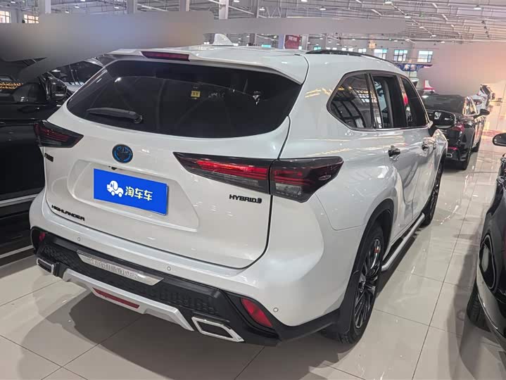 Фото 3 - Toyota Highlander