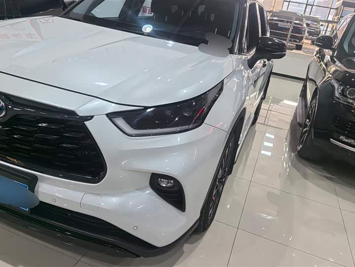 Фото 5 - Toyota Highlander