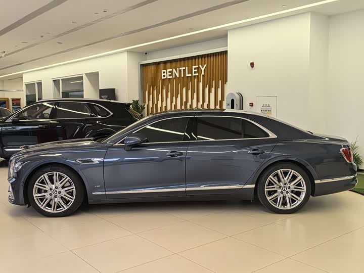 Фото 3 - Bentley Flying Spur