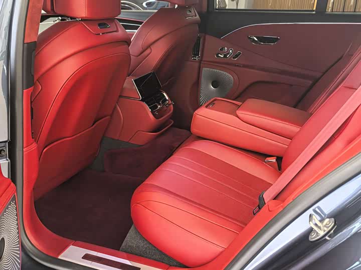 Фото 8 - Bentley Flying Spur