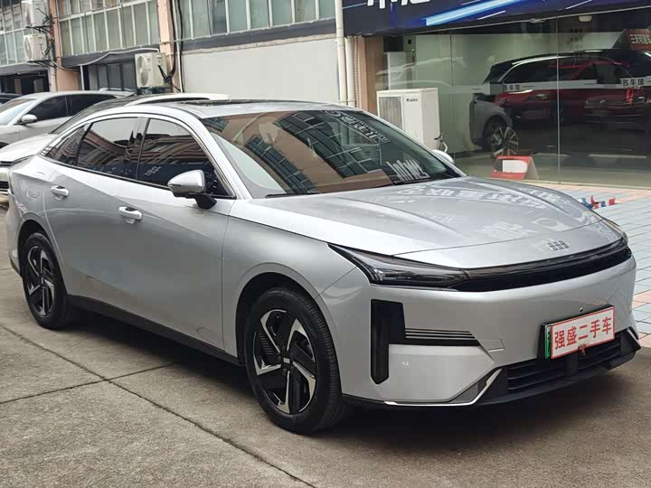 Фото 3 - Geely Galaxy L6