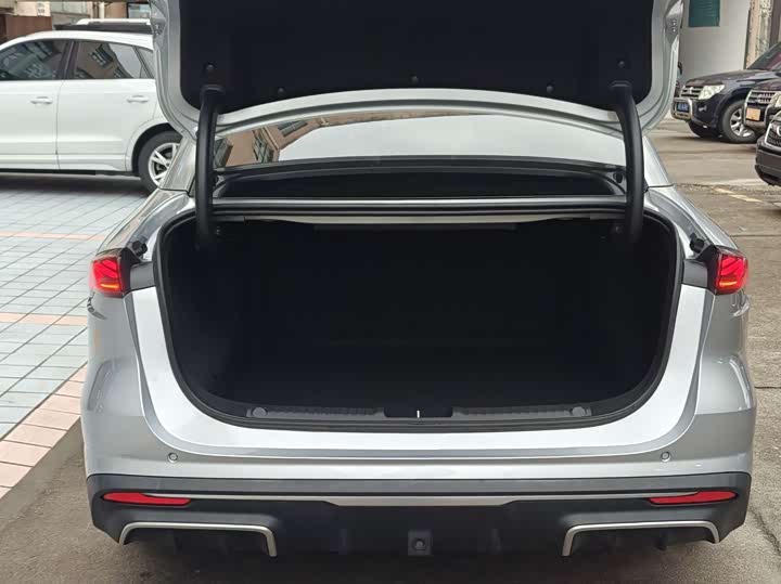 Фото 6 - Geely Galaxy L6