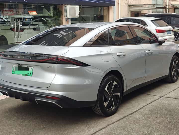 Фото 7 - Geely Galaxy L6