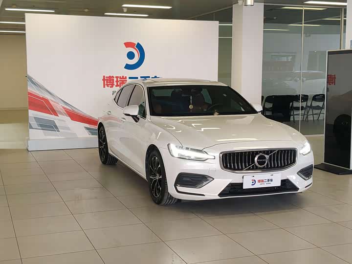 Фото 3 - Volvo S60