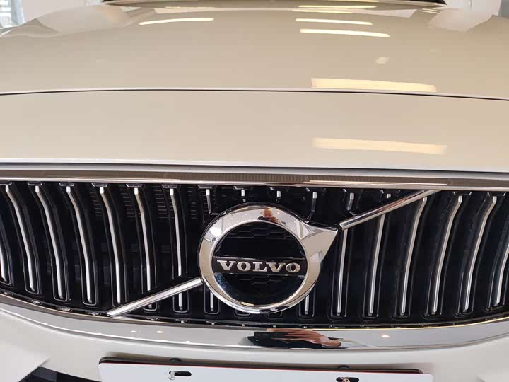 Фото 5 - Volvo S60