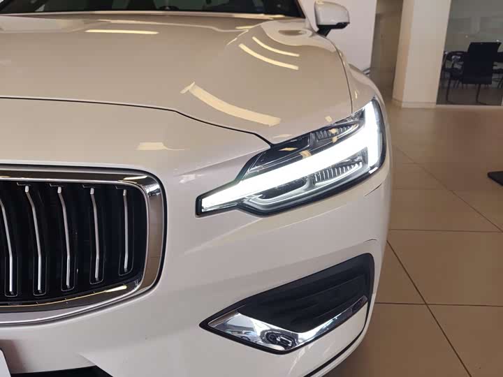 Фото 6 - Volvo S60