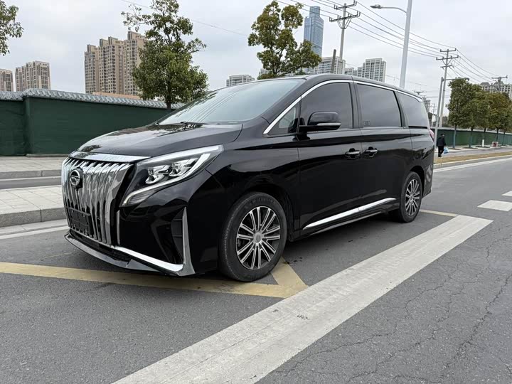 Фото 1 - GAC Trumpchi M8