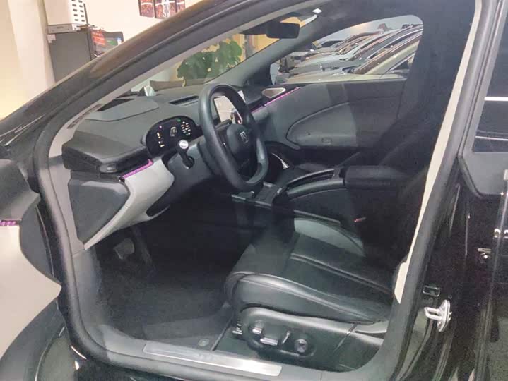 Фото 9 - Zeekr 007