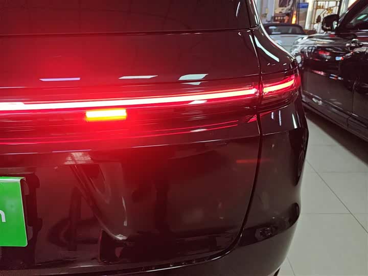 Фото 8 - LiXiang L9