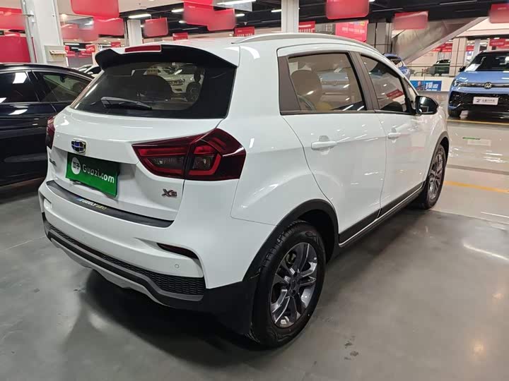 Фото 7 - Geely Vision X3