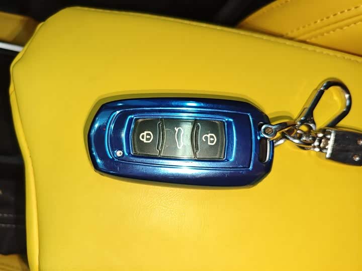 Фото 9 - Geely Vision X3