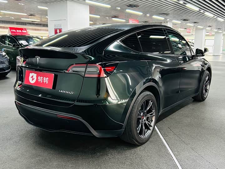 Фото 4 - Tesla Model Y