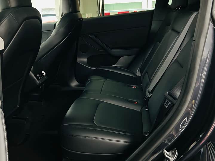 Фото 8 - Tesla Model Y