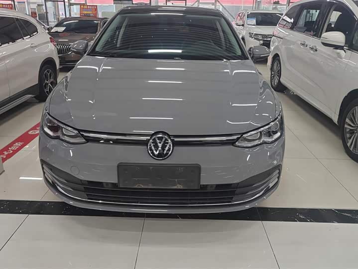 Фото 2 - Volkswagen Golf