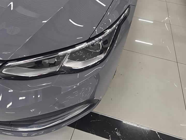 Фото 5 - Volkswagen Golf