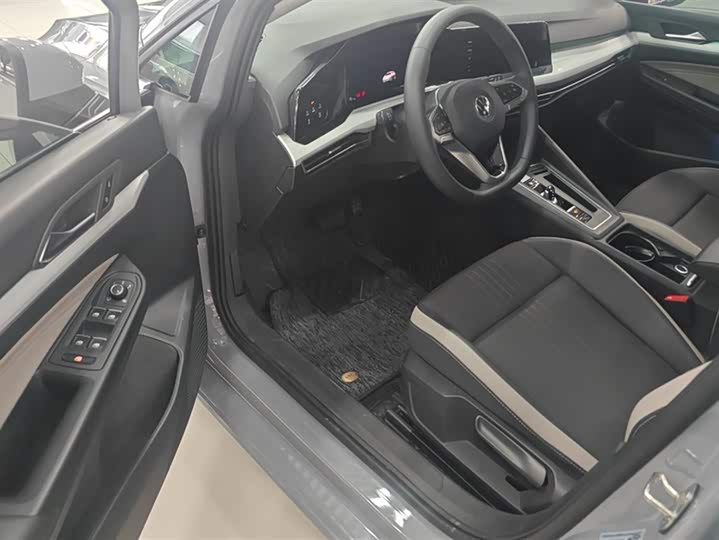 Фото 9 - Volkswagen Golf