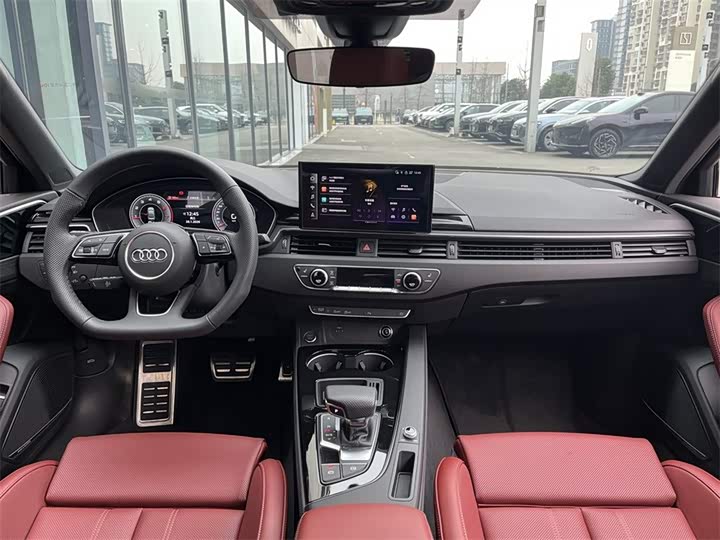 Фото 6 - Audi A4L