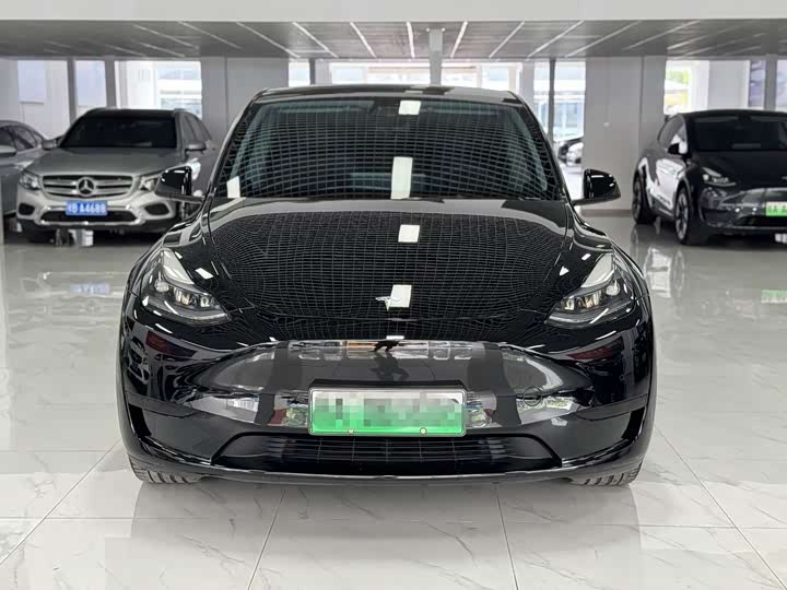 Фото 2 - Tesla Model Y