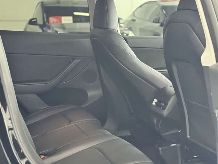 Фото 8 - Tesla Model Y