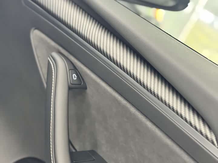 Фото 9 - Tesla Model Y