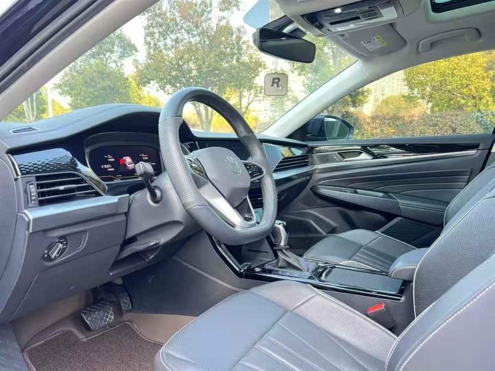 Фото 7 - Volkswagen Passat