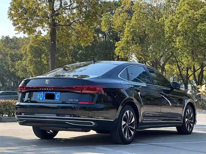 Фото 8 - Volkswagen Passat