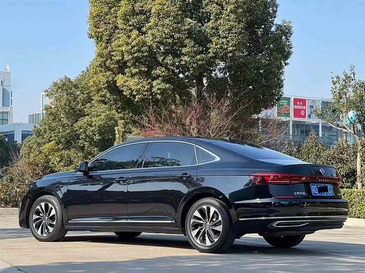 Фото 9 - Volkswagen Passat