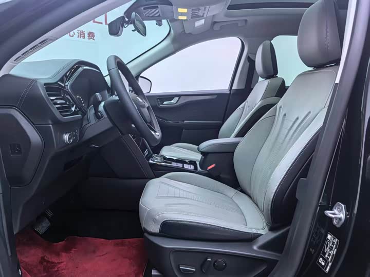 Фото 7 - Ford Escape