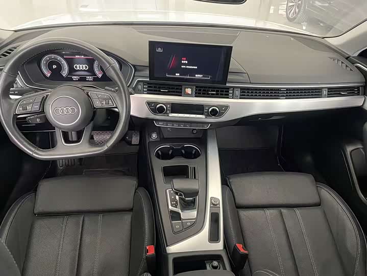 Фото 6 - Audi A4L