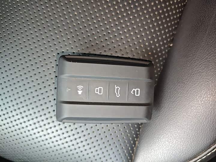 Фото 9 - Tank 300