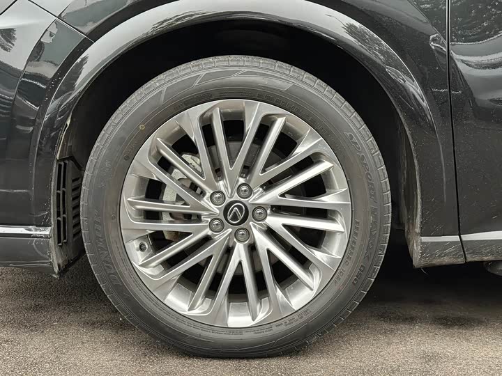 Фото 4 - Lexus RX