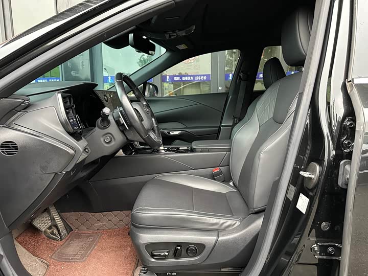 Фото 8 - Lexus RX