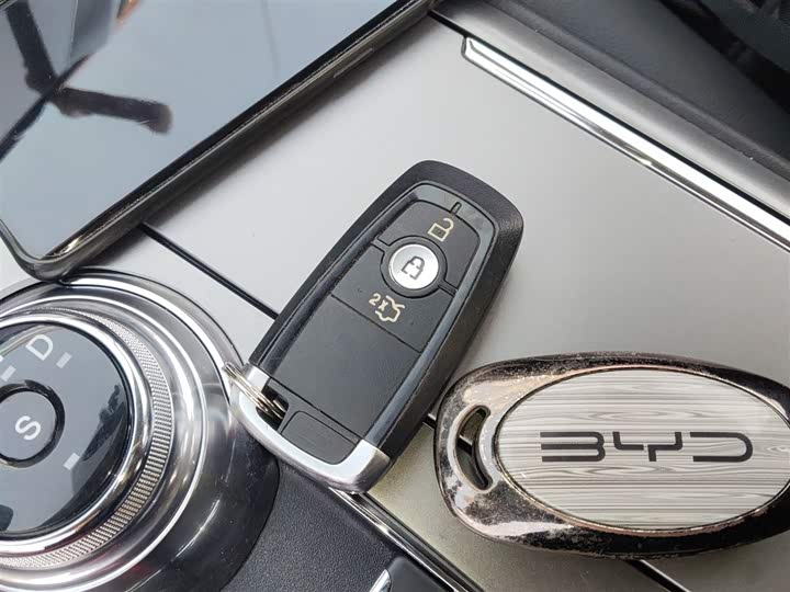 Фото 9 - Ford Mondeo