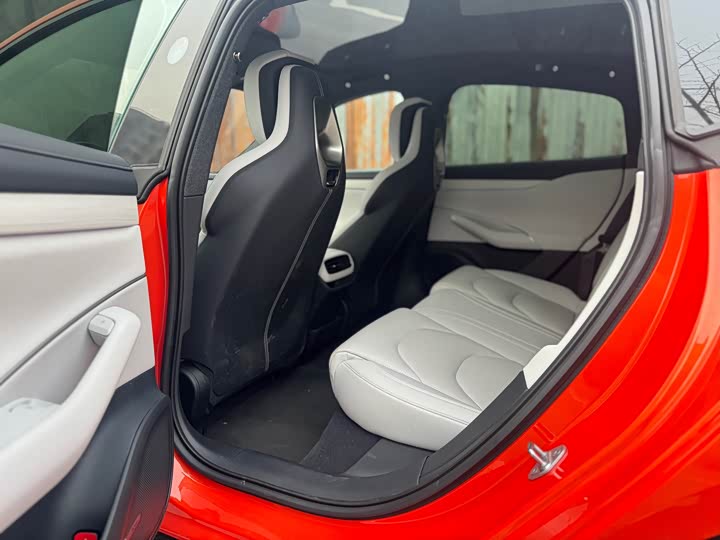 Фото 8 - Xiaomi SU7