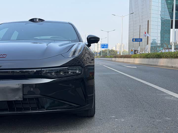 Фото 3 - Zeekr 001