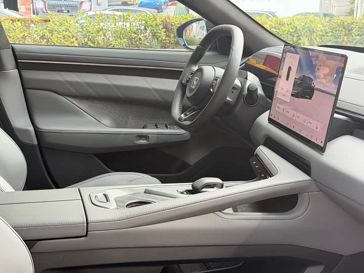 Фото 7 - Zeekr 001