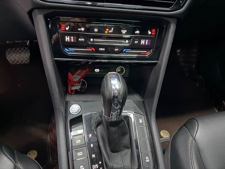 Фото 7 - Volkswagen Tharu