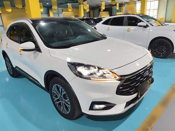 Фото 4 - Ford Escape