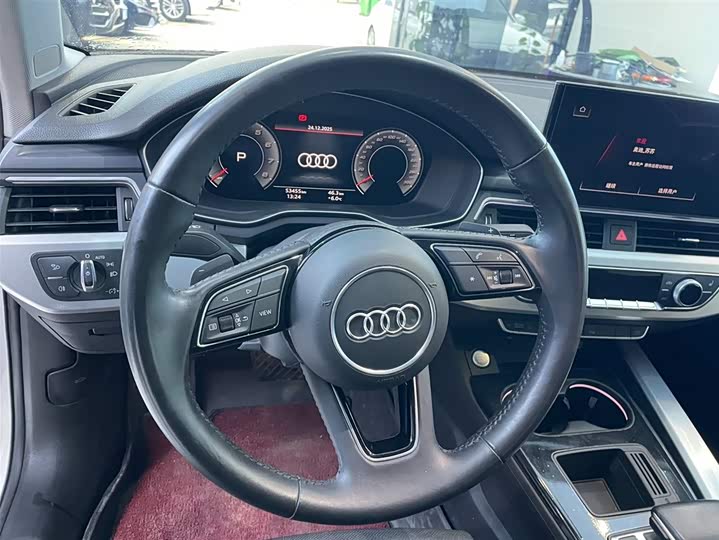 Фото 8 - Audi A4L