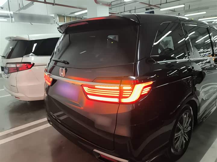 Фото 6 - Honda Odyssey