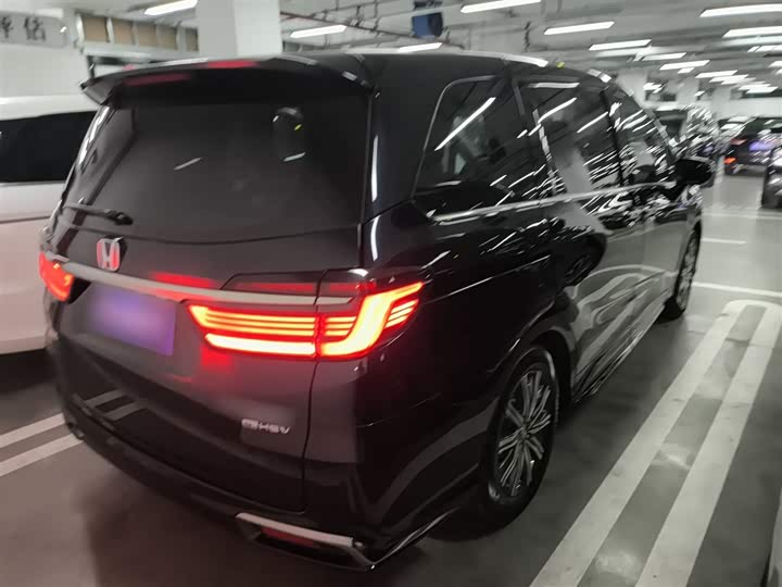 Фото 7 - Honda Odyssey