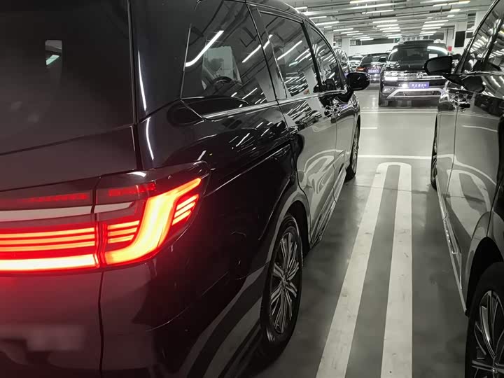 Фото 8 - Honda Odyssey