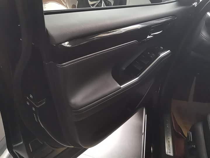 Фото 7 - Toyota Crown Kluger