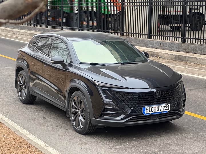 Фото 2 - Changan UNI-T