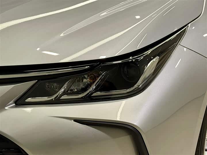 Фото 8 - Toyota Corolla