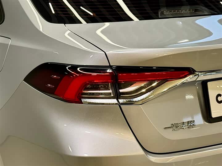 Фото 9 - Toyota Corolla