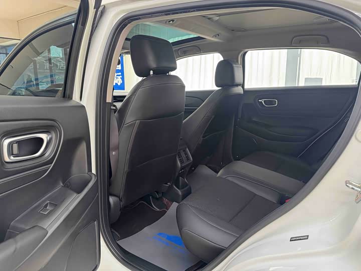 Фото 8 - Honda Vezel