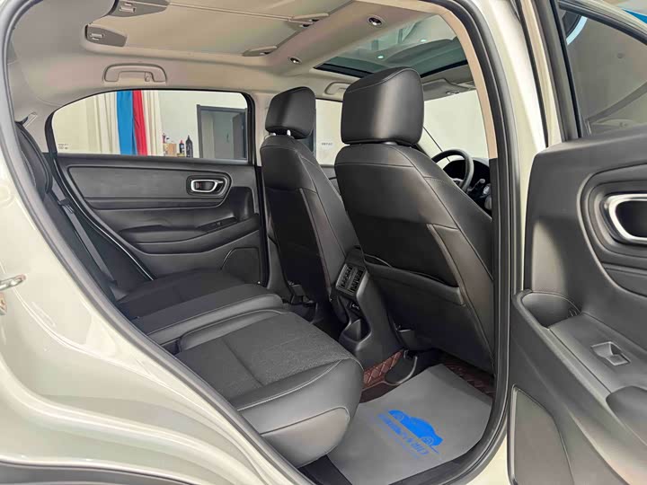 Фото 9 - Honda Vezel