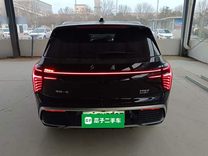 Фото 6 - Hongqi HS3 Hybrid