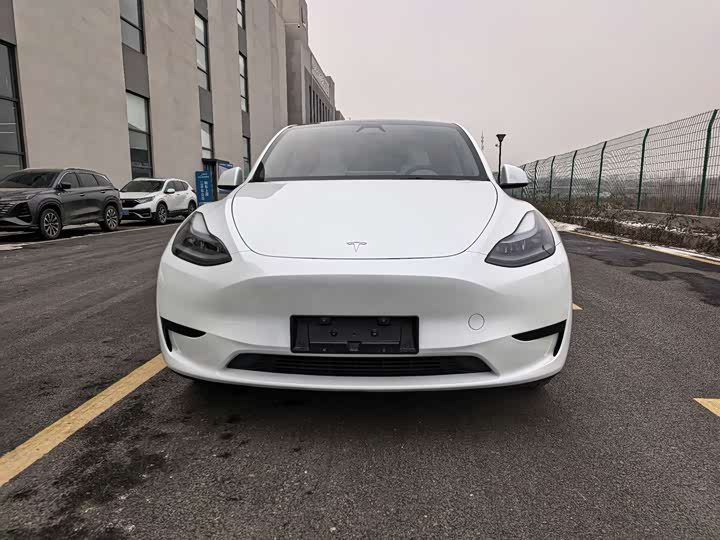 Фото 2 - Tesla Model Y